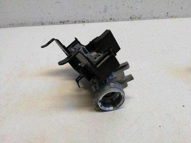 bontott SKODA FABIA III Gyújtáskapcsoló Ház