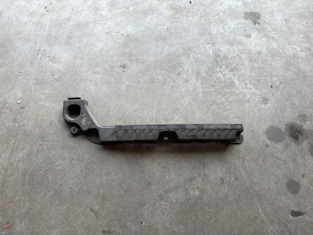 bontott SKODA FABIA III Hátsó középső Lökhárító Tartó (Műanyag)