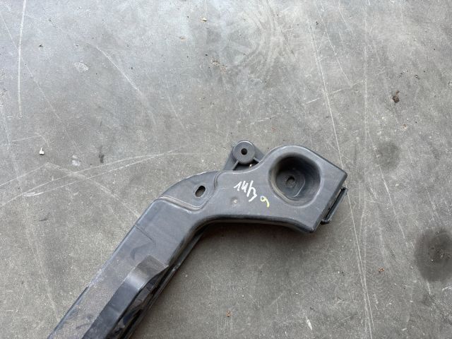 bontott SKODA FABIA III Hátsó középső Lökhárító Tartó (Műanyag)