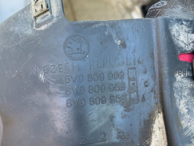 bontott SKODA FABIA III Jobb első Dobbetét (Kerékjárati, Műanyag)