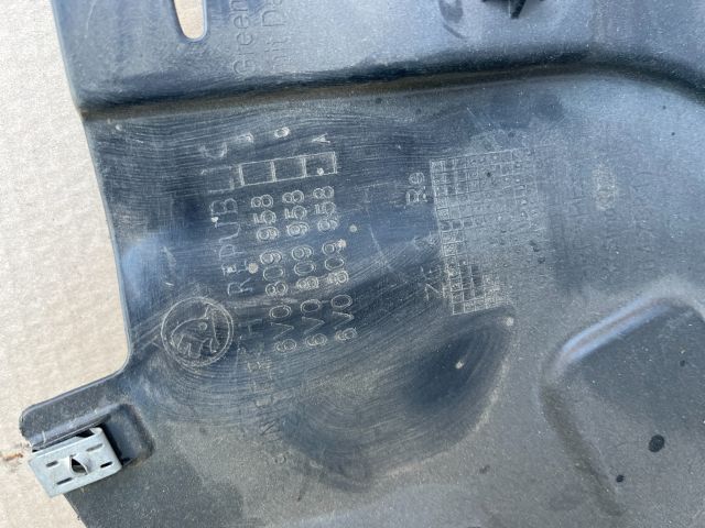 bontott SKODA FABIA III Jobb első Dobbetét (Kerékjárati, Műanyag)