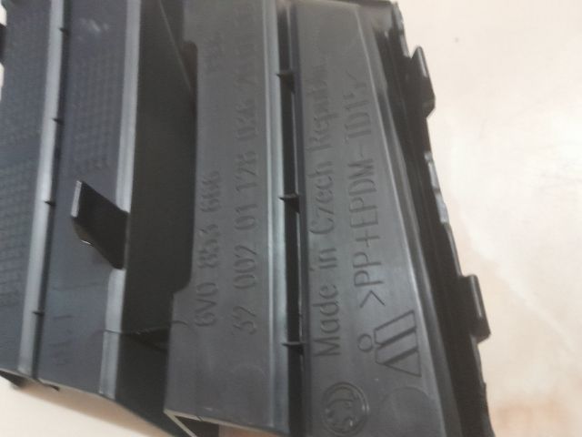 bontott SKODA FABIA III Jobb első Lökhárító Díszléc