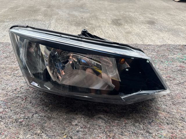 bontott SKODA FABIA III Jobb Fényszóró