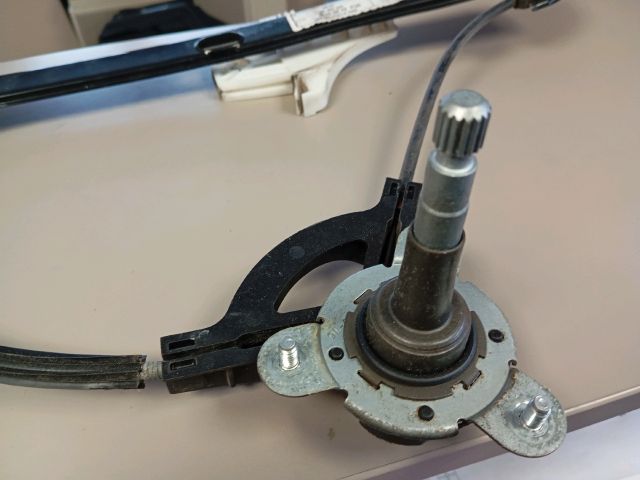 bontott SKODA FABIA III Jobb hátsó Ablakemelő Szerkezet (Mechanikus)