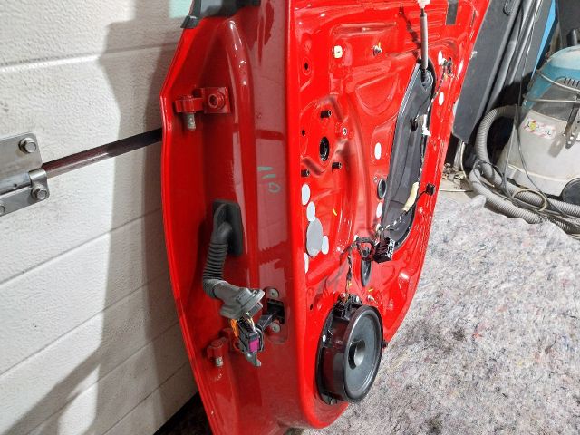 bontott SKODA FABIA III Jobb hátsó Ajtó (Részeivel)