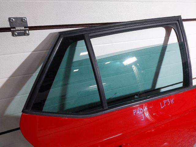 bontott SKODA FABIA III Jobb hátsó Ajtó (Részeivel)