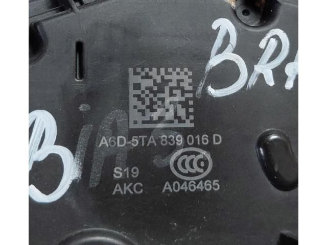 bontott SKODA FABIA III Jobb hátsó Ajtózár