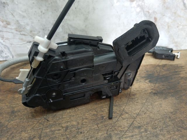 bontott SKODA FABIA III Jobb hátsó Ajtózár