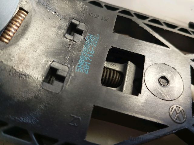 bontott SKODA FABIA III Jobb hátsó Ajtózár