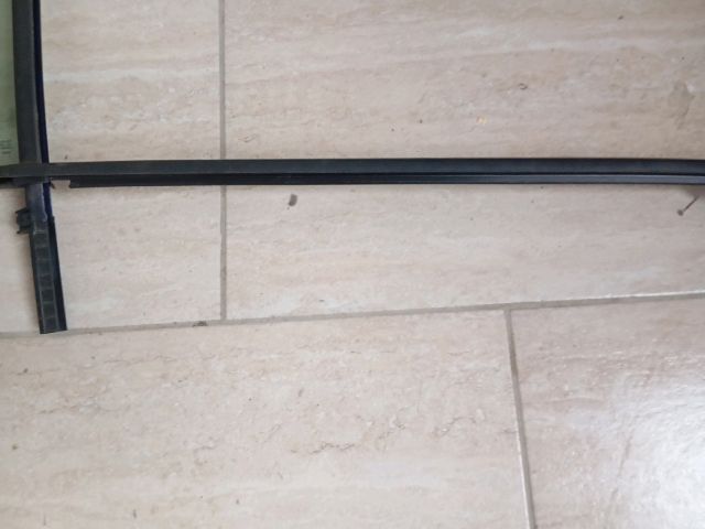 bontott SKODA FABIA III Jobb hátsó Fixüveg (Ajtóban)