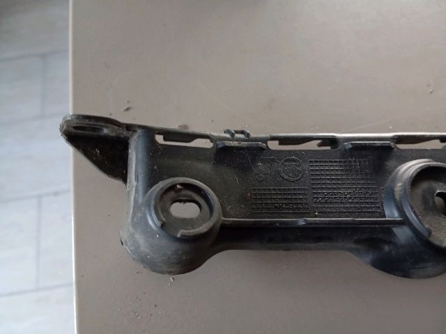 bontott SKODA FABIA III Jobb hátsó Oldal Lökhárító Tartó (Műanyag)