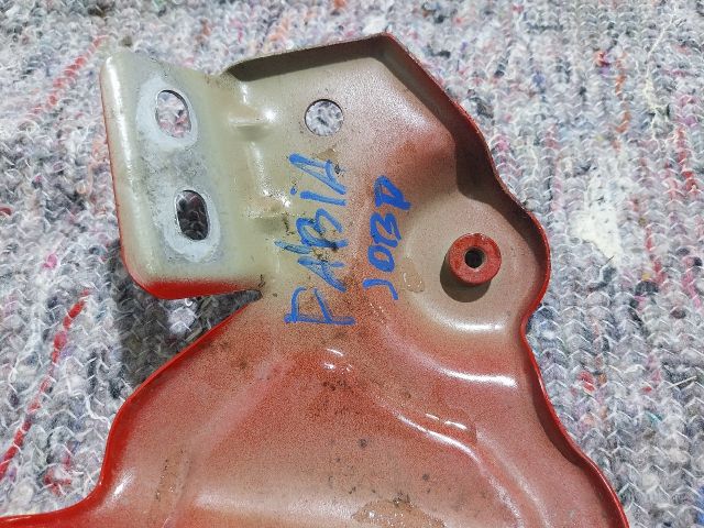 bontott SKODA FABIA III Jobb Sárvédő Oldaltartó