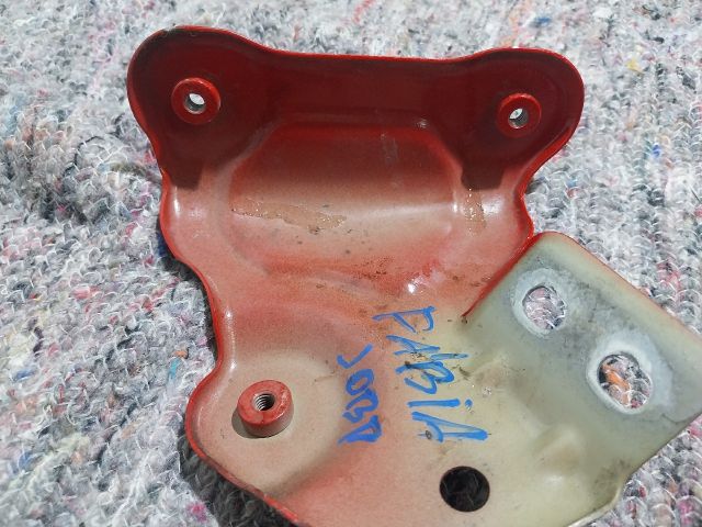 bontott SKODA FABIA III Jobb Sárvédő Oldaltartó