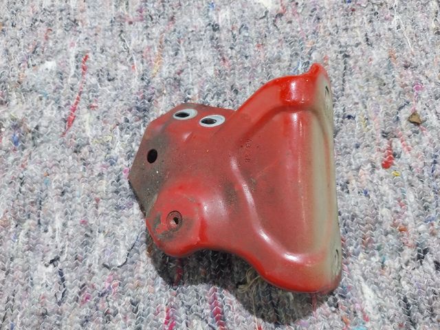 bontott SKODA FABIA III Jobb Sárvédő Oldaltartó