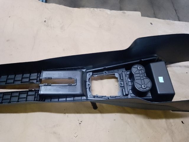 bontott SKODA FABIA III Középkonzol Keret