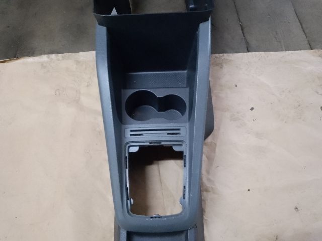 bontott SKODA FABIA III Középkonzol Keret