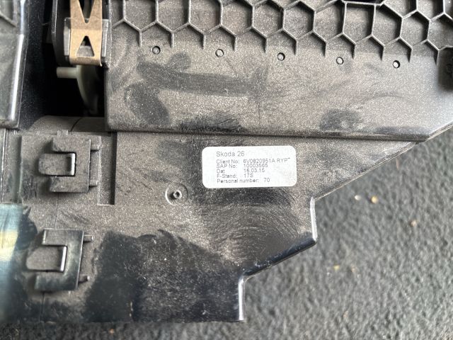 bontott SKODA FABIA III Középső Szellőző