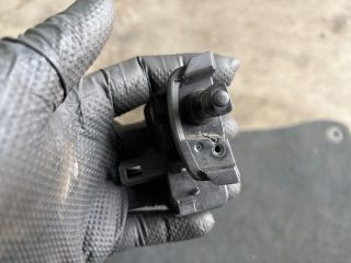 bontott SKODA FABIA III Tankajtó Nyitó Kar / Gomb