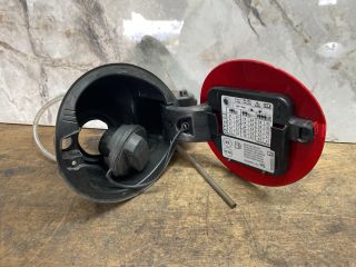 bontott SKODA FABIA III Tankajtó