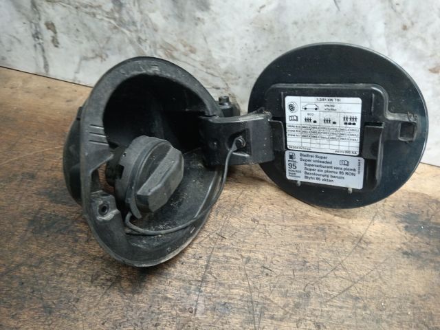 bontott SKODA FABIA III Tankajtó