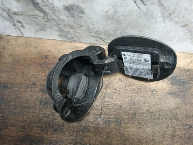 bontott SKODA FABIA III Tankajtó