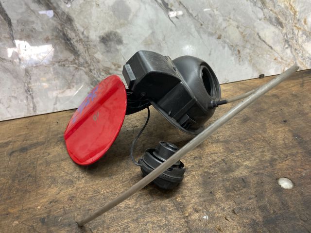 bontott SKODA FABIA III Tankajtó