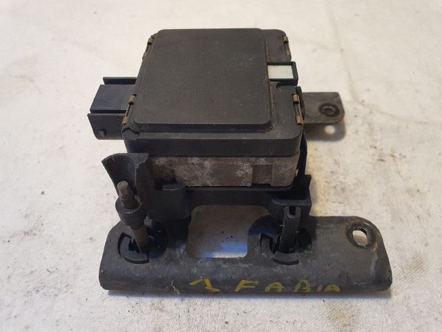 bontott SKODA FABIA III Távolságtartó Szenzor