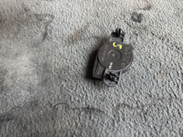 bontott SKODA FABIA III Tolatóradar Hangszóró