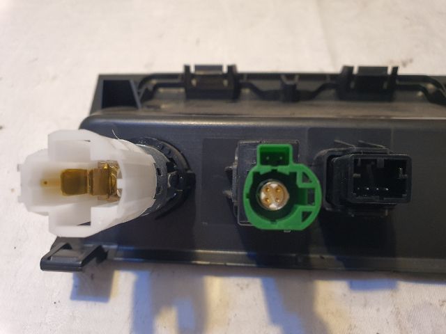 bontott SKODA FABIA III USB Aljzat