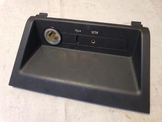 bontott SKODA FABIA III USB Aljzat