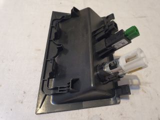 bontott SKODA FABIA III USB Aljzat