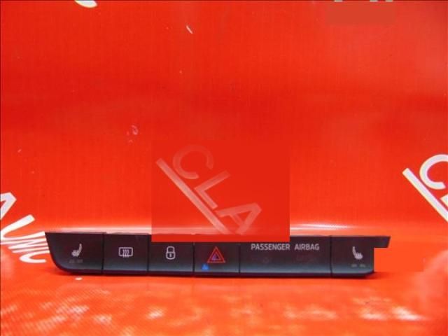 bontott SKODA FABIA III Vészvillogó Kapcsoló