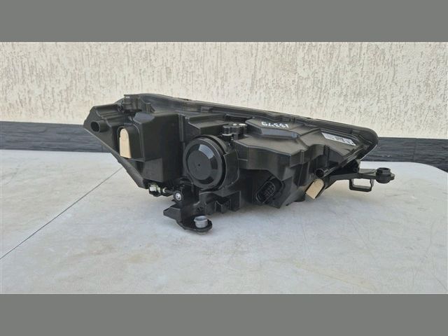 bontott SKODA FABIA IV Bal Fényszóró