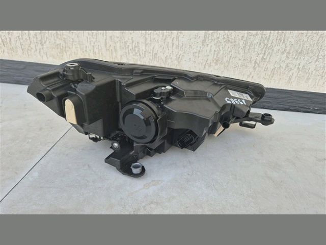 bontott SKODA FABIA IV Bal Fényszóró