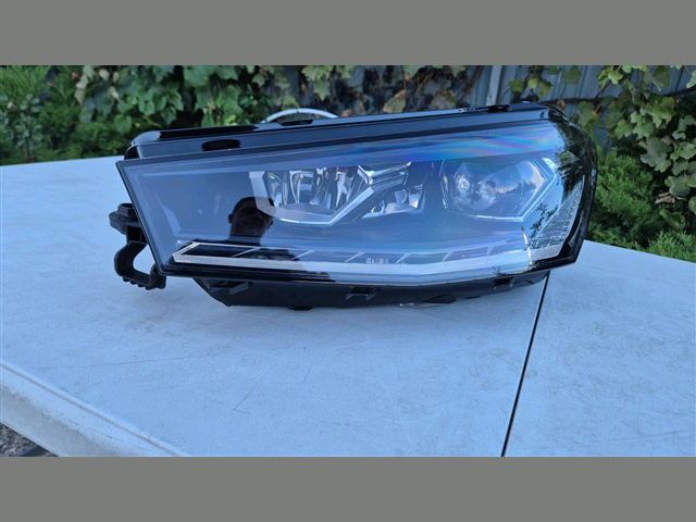 bontott SKODA FABIA IV Bal Fényszóró