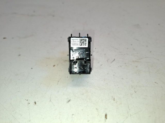 bontott SKODA FABIA IV Bal hátsó Ablakemelő Kapcsoló