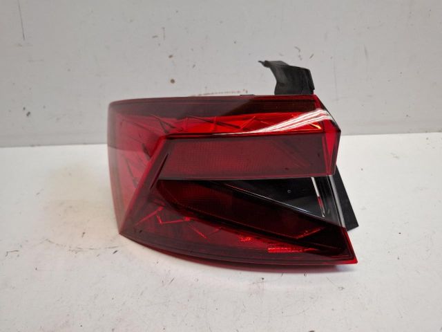 bontott SKODA FABIA IV Bal Külső Hátsó Lámpa