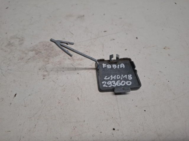 bontott SKODA FABIA IV Hátsó Vonószem Burkolat