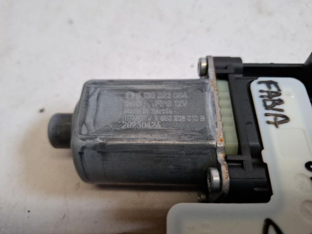 bontott SKODA FABIA IV Jobb első Ablakemelő Motor