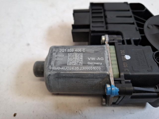 bontott SKODA FABIA IV Jobb első Ablakemelő Motor