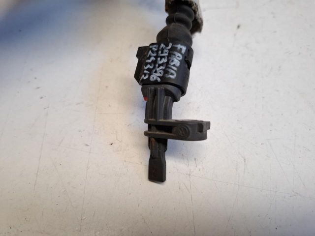 bontott SKODA FABIA IV Jobb első ABS Jeladó