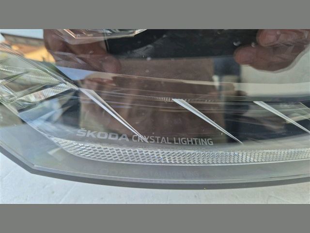 bontott SKODA FABIA IV Jobb Fényszóró