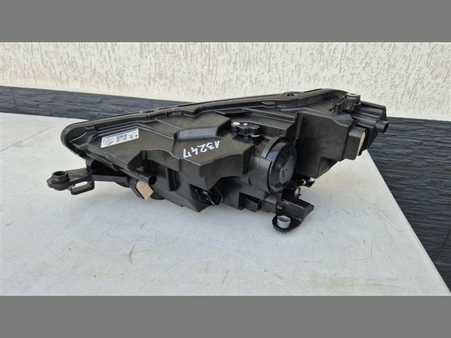 bontott SKODA FABIA IV Jobb Fényszóró