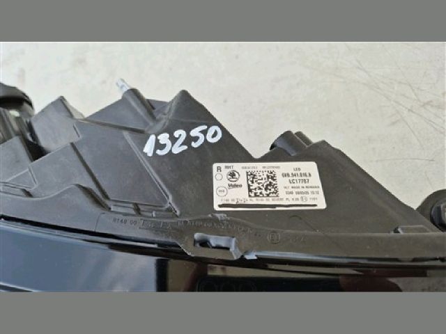 bontott SKODA FABIA IV Jobb Fényszóró