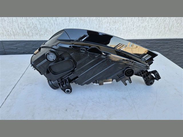 bontott SKODA FABIA IV Jobb Fényszóró