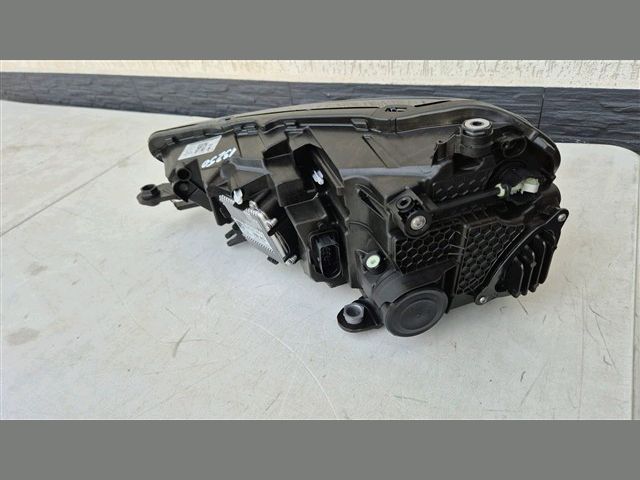 bontott SKODA FABIA IV Jobb Fényszóró