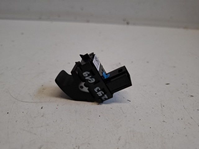 bontott SKODA FABIA IV Jobb hátsó Ablakemelő Kapcsoló