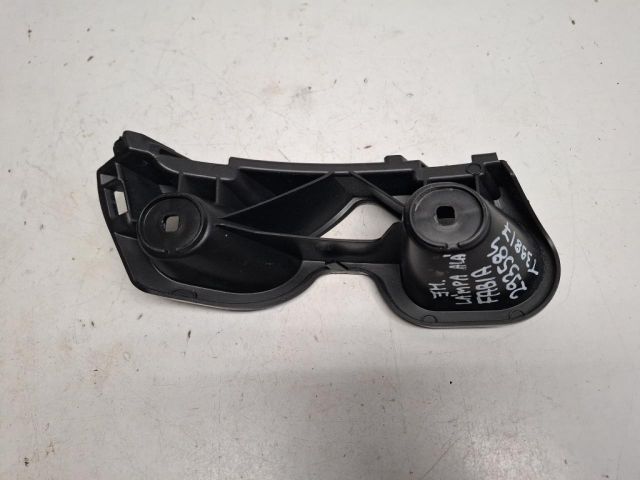 bontott SKODA FABIA IV Jobb hátsó Lökhárító Tartó (Műanyag)