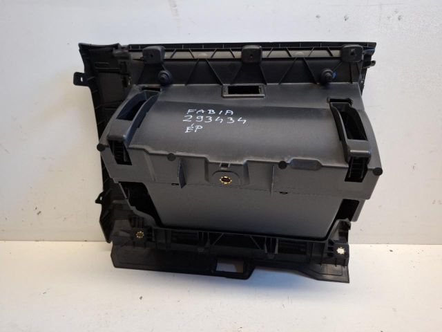 bontott SKODA FABIA IV Kesztyűtartó