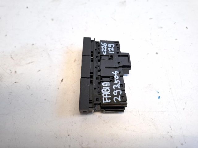 bontott SKODA FABIA IV Központizár Kapcsoló